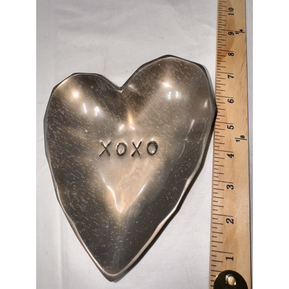 Set Of 4 Silver Metal Heart-Shaped Trays With XOXO Engraving Decorative Nested - Picture 3 of 4